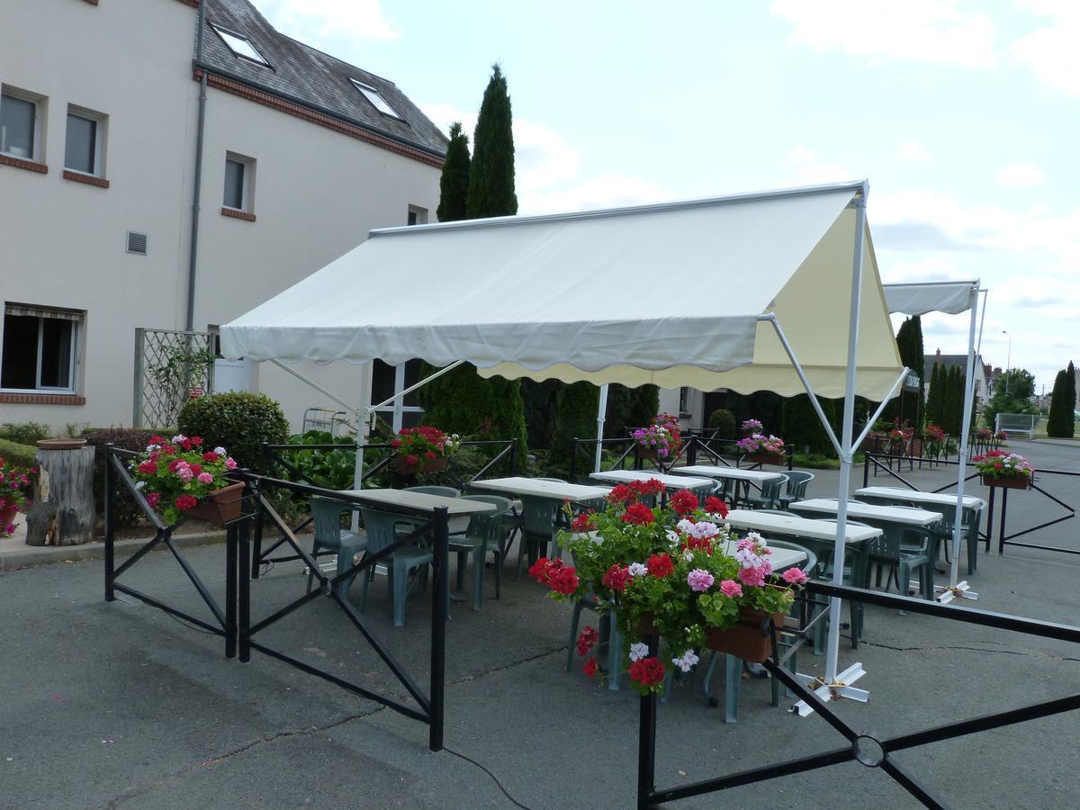 Saint-Pere-sur-Loire Hostellerie Du Chateau מראה חיצוני תמונה