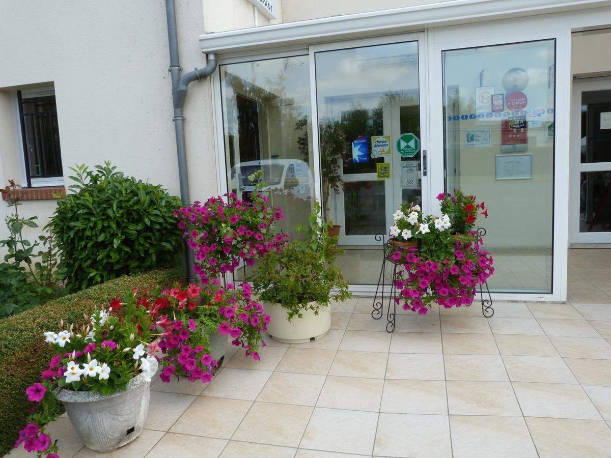 Saint-Pere-sur-Loire Hostellerie Du Chateau מראה חיצוני תמונה